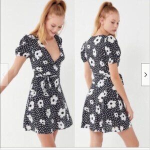 URBAN OUTFITTERS Cap Sleeve Wrap Front Floral Jocelyn Mini Dress - size small